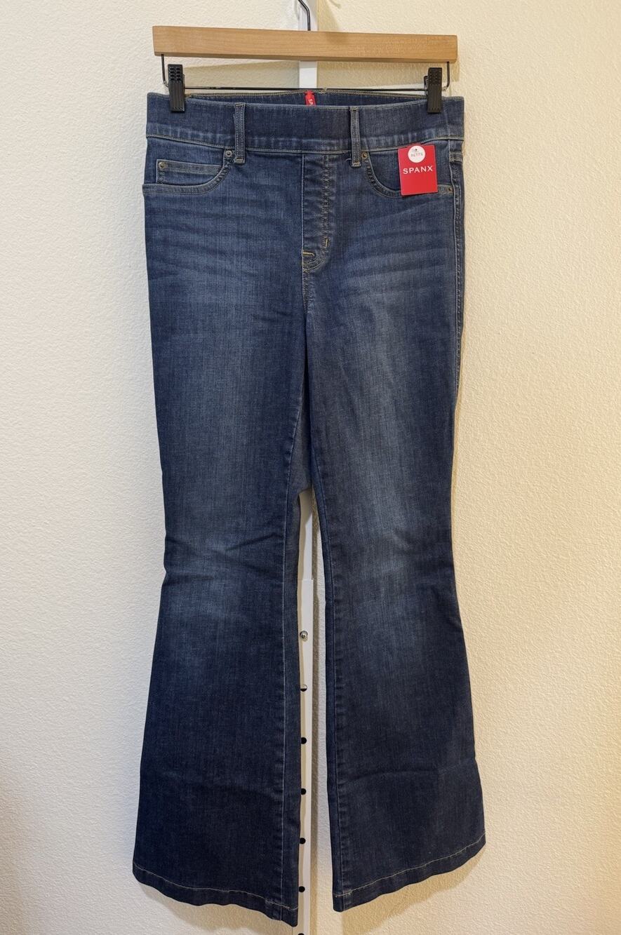 SPANX FLARE Dark Blue Midnight Shade pull-on Jeans #20327Q Size M Petite NWT